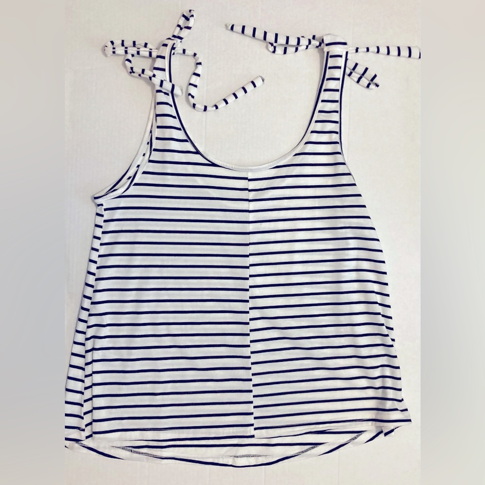 Shein curve Black and white tank size OXL - Picture 2 of 4